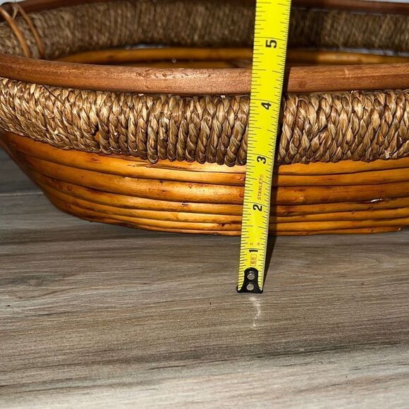 Oval Willow And Natural Vines Brown Bread Basket Hand Woven With Detailed Handle - Picture 6 of 6